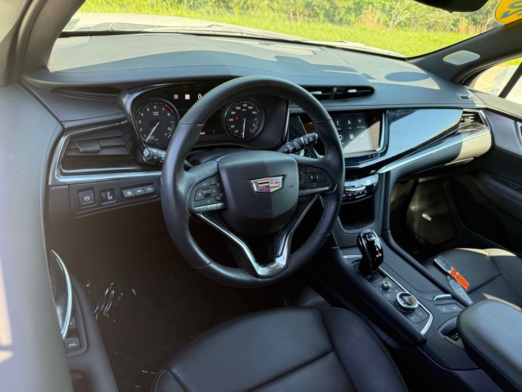 Used 2024 White Cadillac Premium Luxury image 4