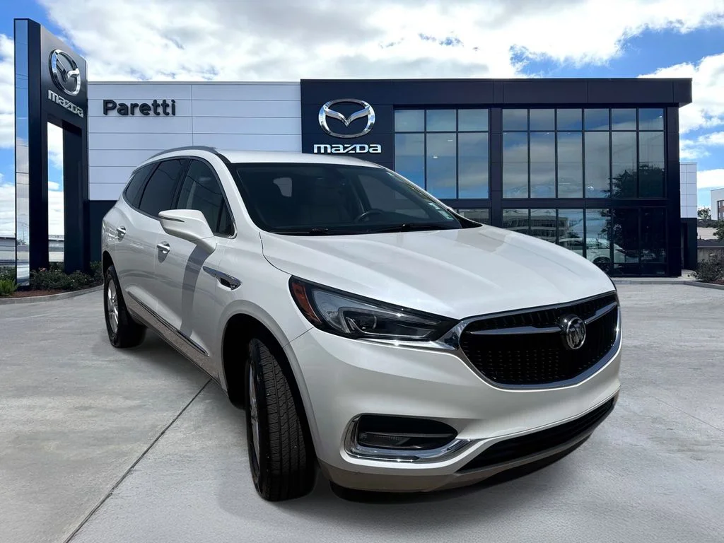 Used 2019 White Buick Essence image 5