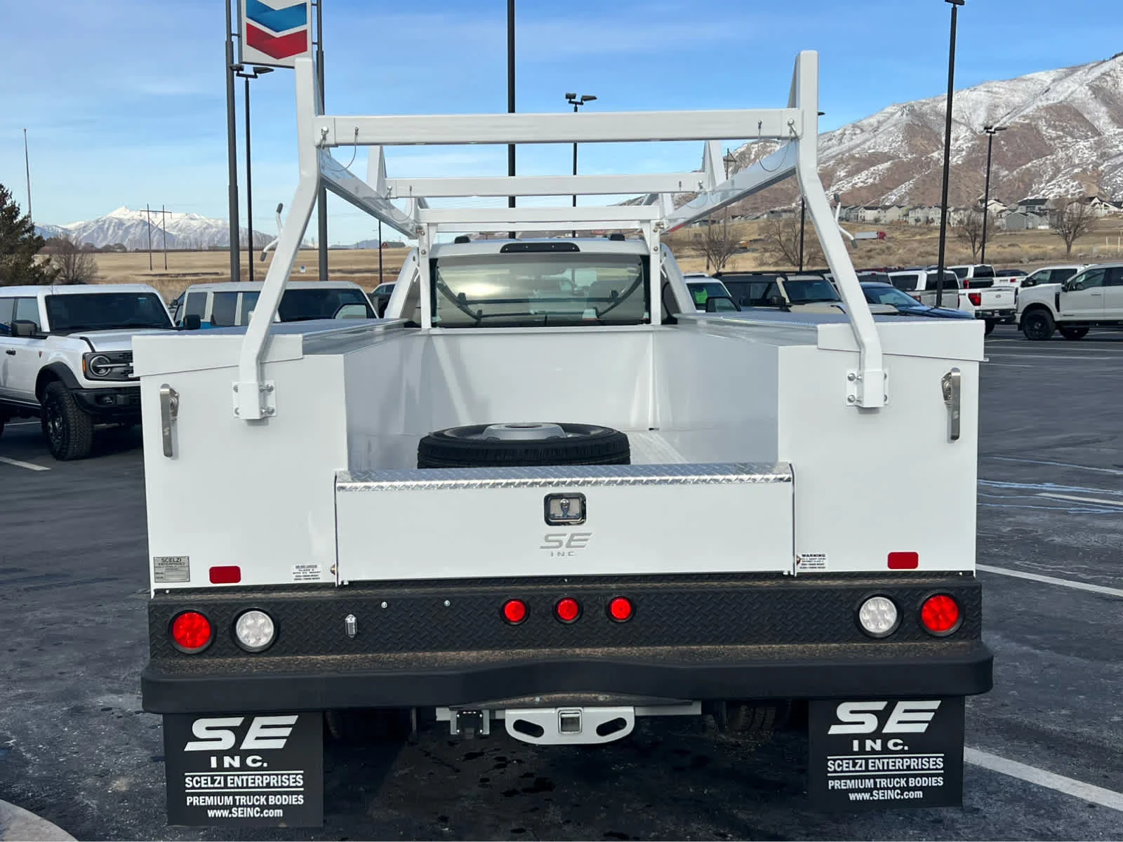 2025 Ford F-350 Super Duty Chassis Cab XL - Photo 9