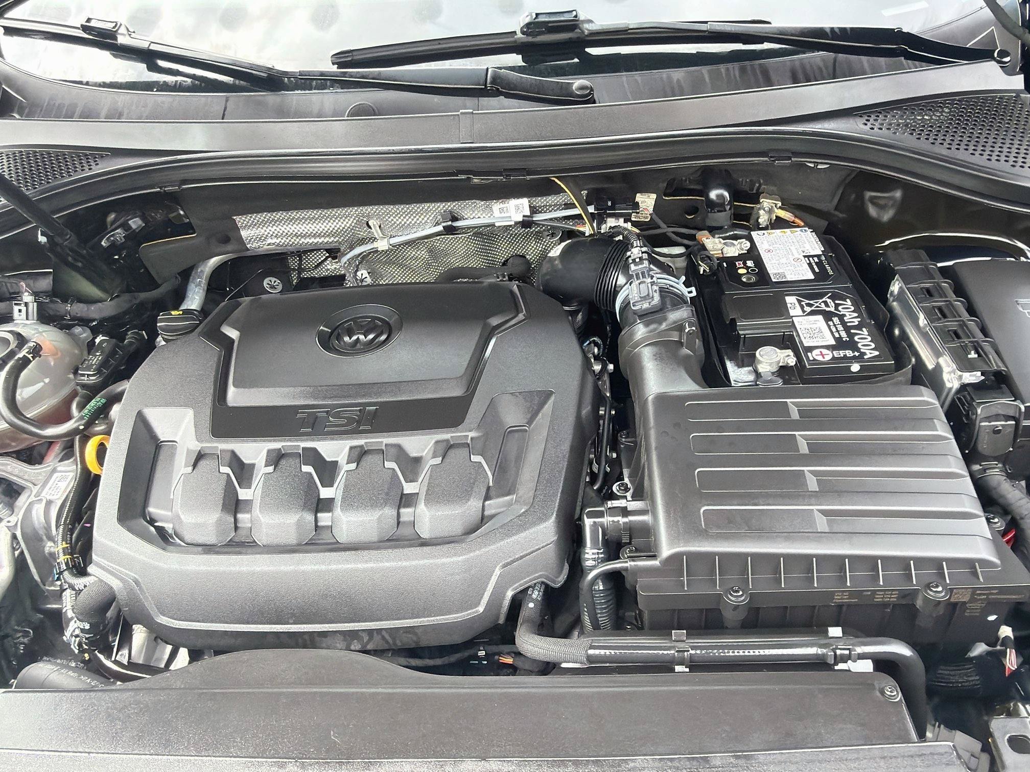 Certified Used 2024 Deep Black Volkswagen SEL R-Line image 34