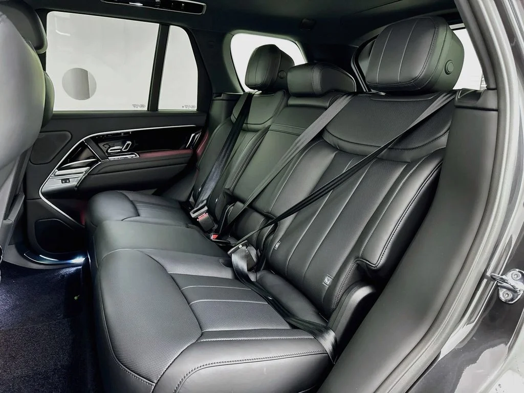 New 2026 Carpathian Grey Land Rover SE image 25