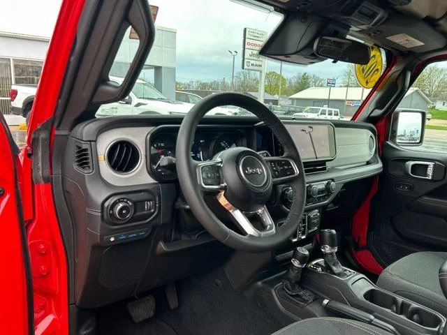 2025 Jeep Wrangler 4xe Sahara 4XE - Photo 31