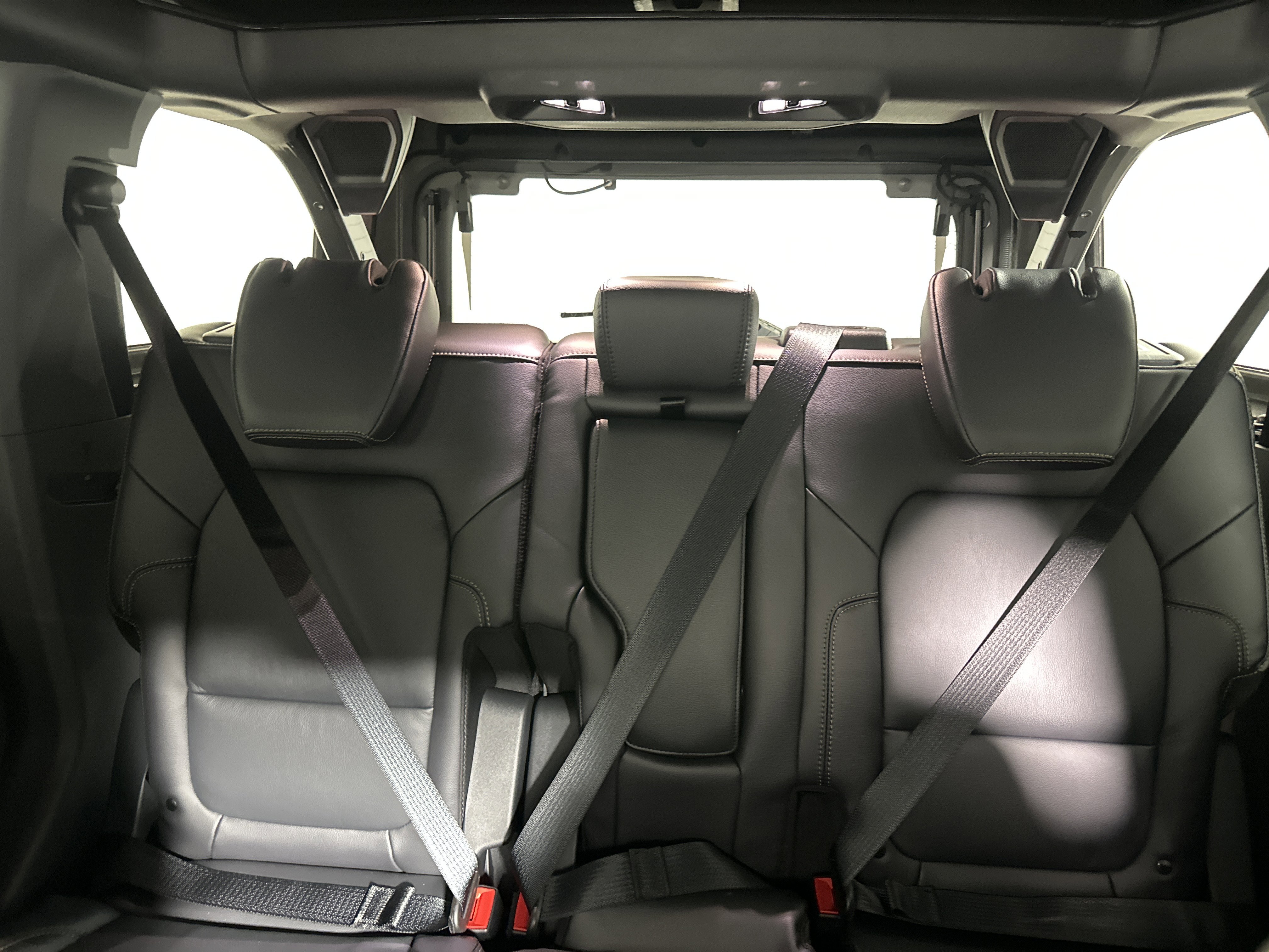 New 2025 CARBONIZED GRAY MET Ford Badlands image 22