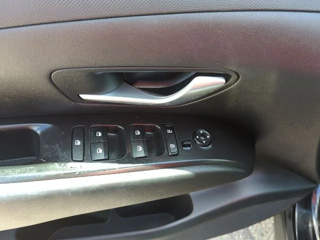 Used 2022 Black Hyundai SEL image 18