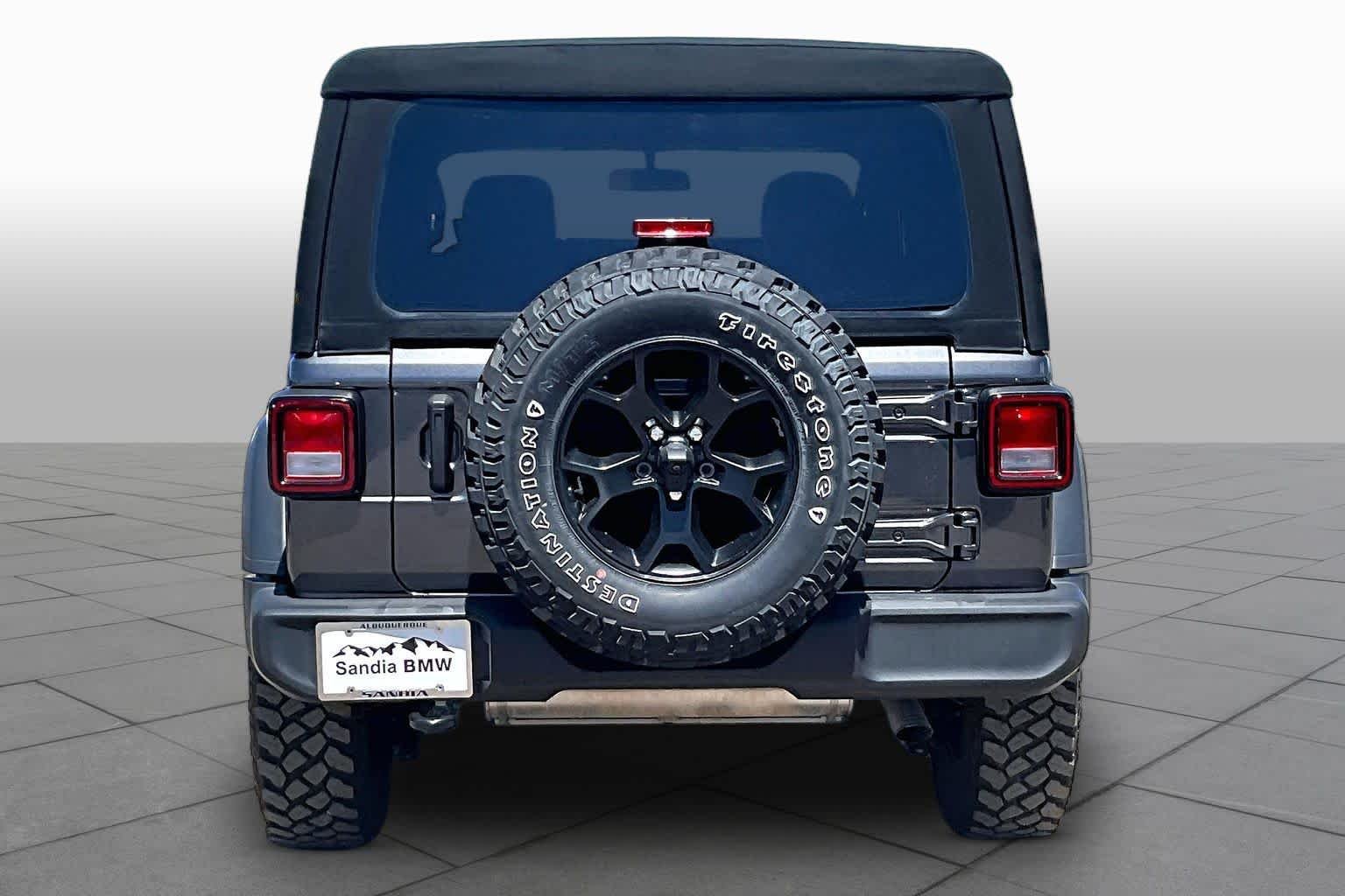 Used 2023 Granite Crystal Metallic Clearcoat Jeep Willys image 4