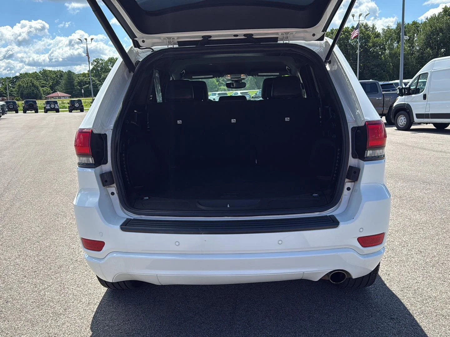 Used 2020 Bright White Clearcoat Jeep Altitude image 11