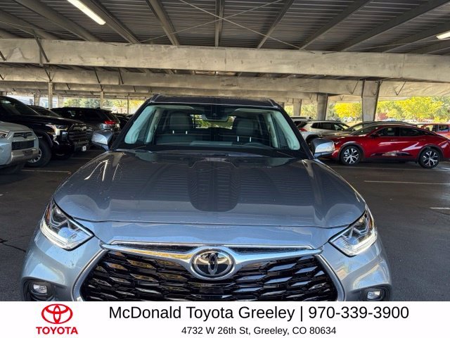Used 2026  Toyota Limited image 2