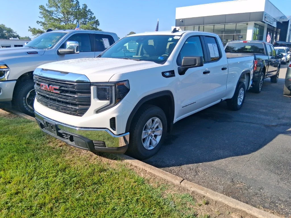 Used 2025 White GMC Pro image 15