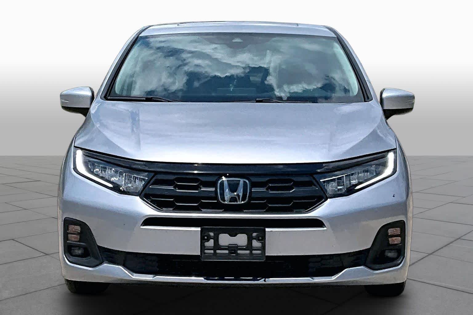 Certified Used 2025 Modern Steel Metallic Honda EX-L image 4