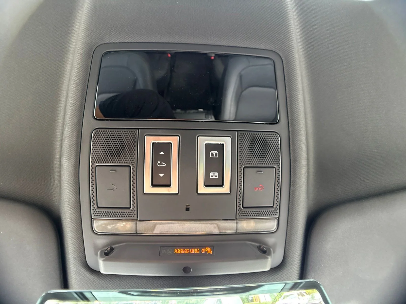 Used 2025 Black Land Rover S image 27