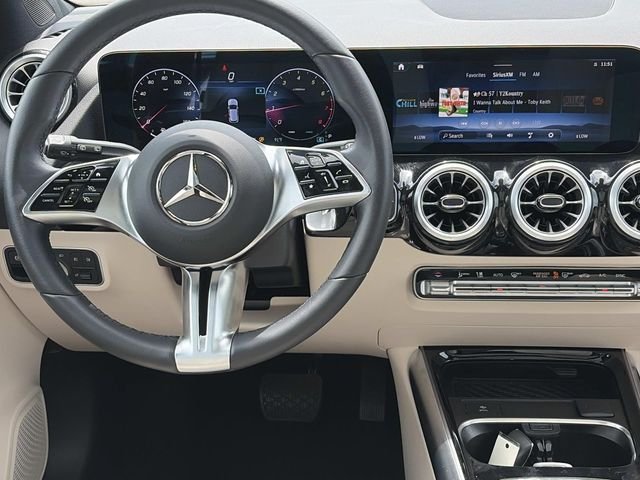 Used 2025  Mercedes-Benz GLA 250 image 13