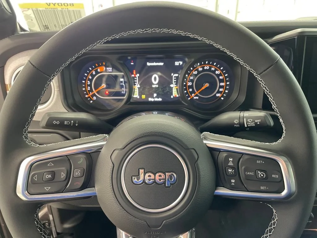 2025 Jeep Wrangler 4-Door Sahara - Photo 16