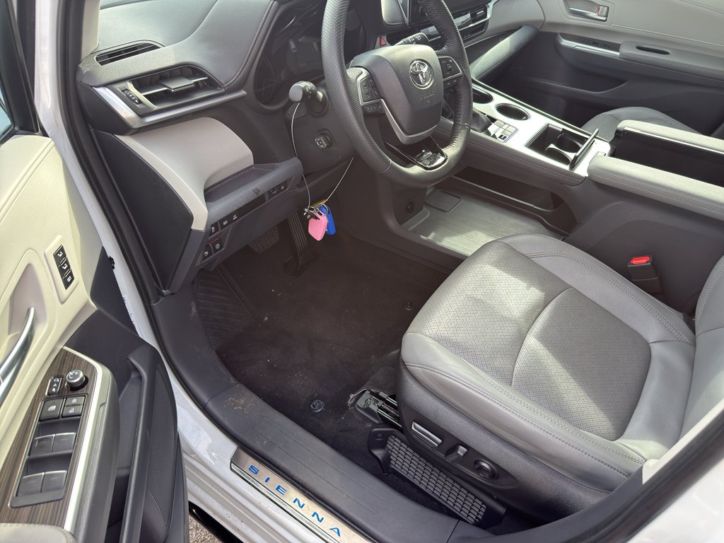 Used 2023 Wind Chill Pearl Toyota Limited image 3