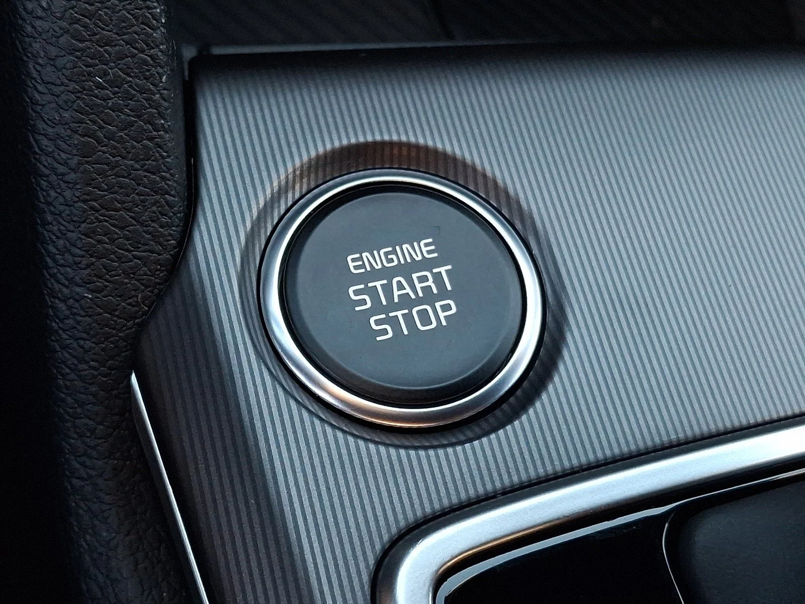 New 2027 Glacial White Pearl Kia EX image 11