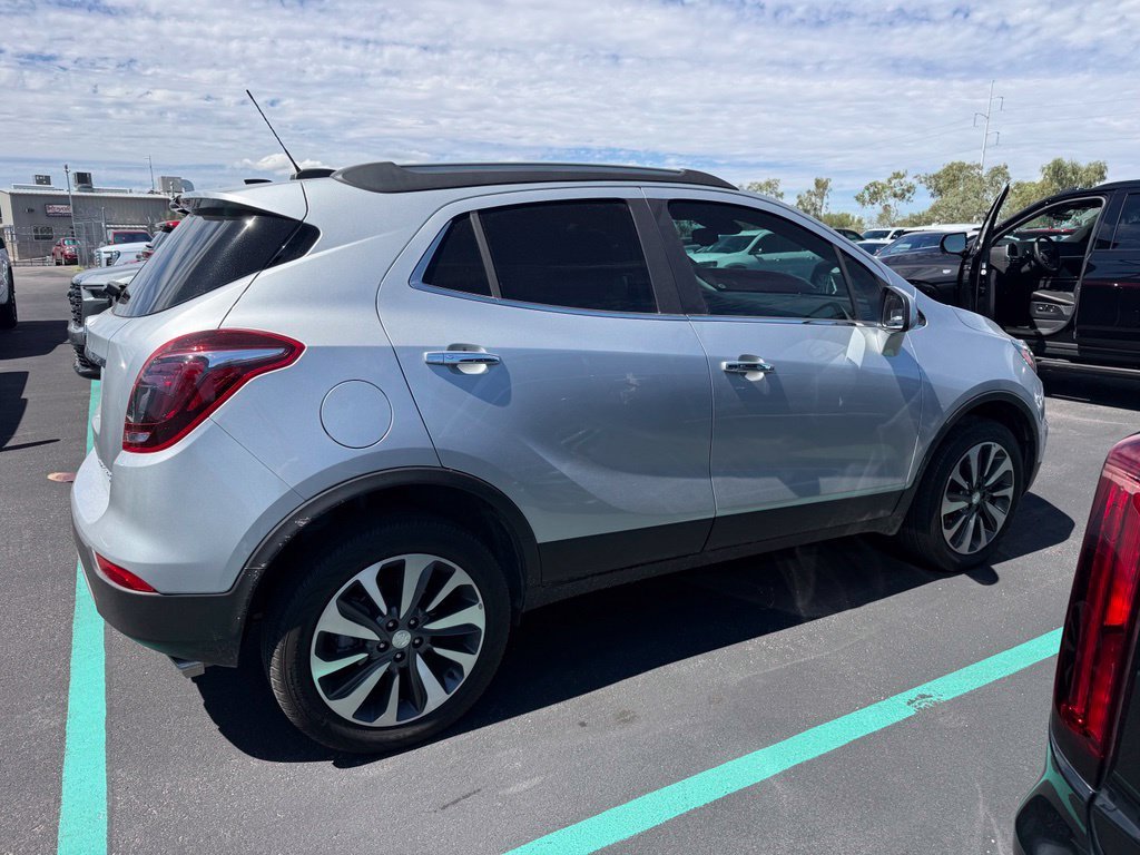 Used 2022 Silver Buick Preferred image 4