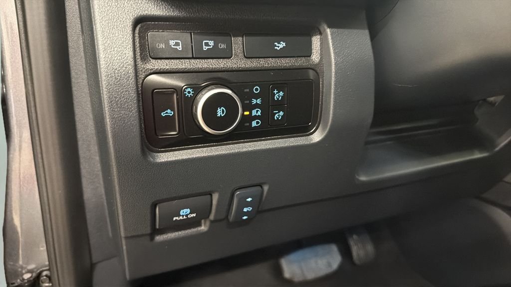 Used 2024 Gray Ford Lariat image 18
