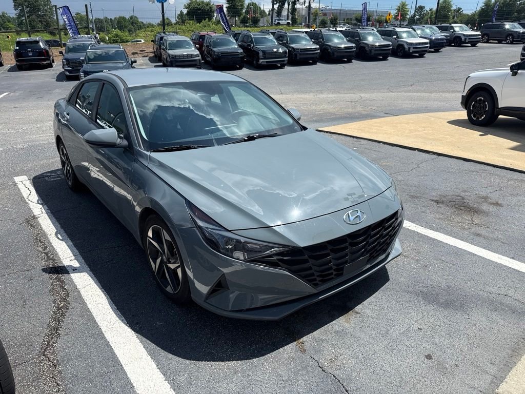 Used 2023 Gray Hyundai SEL image 3