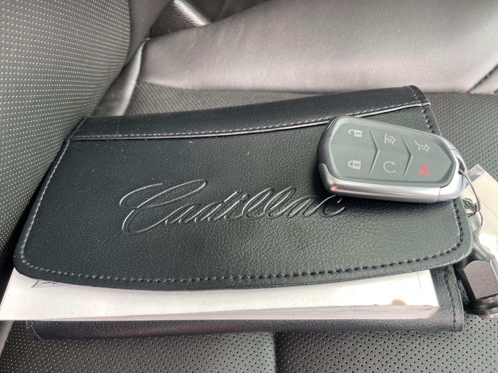 Used 2019 Crystal White Tricoat Cadillac Premium Luxury image 41