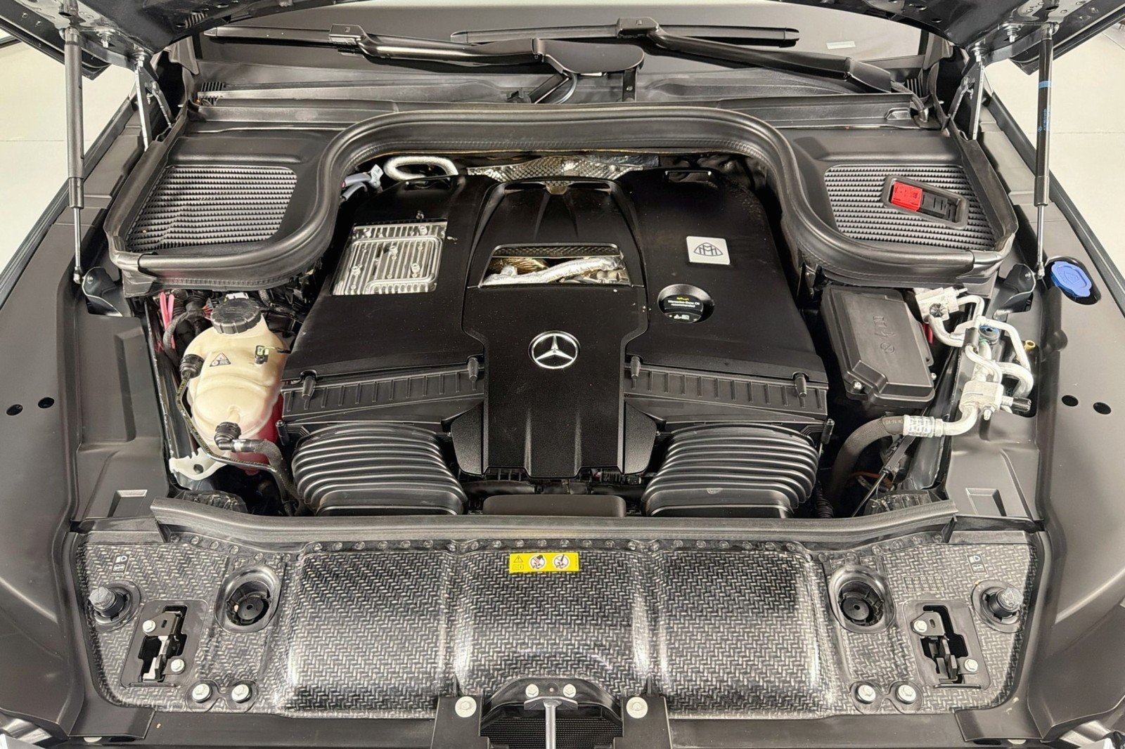 Certified Used 2023 Cirrus Silver Metallic Mercedes-Benz Maybach GLS 600 image 15