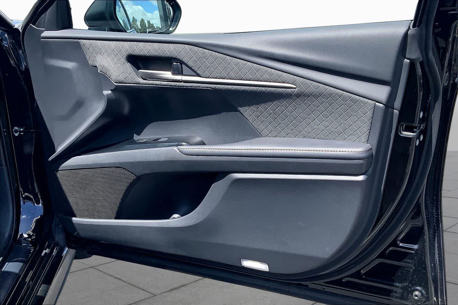 Used 2025 Midnight Black Metallic Toyota XLE image 22