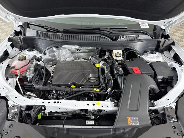 New 2026 Summit White Chevrolet ACTIV image 31