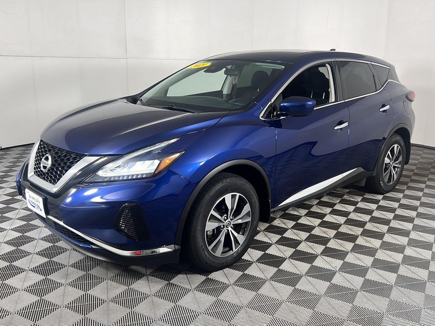 Used 2021 Deep Blue Pearl Nissan S image 4