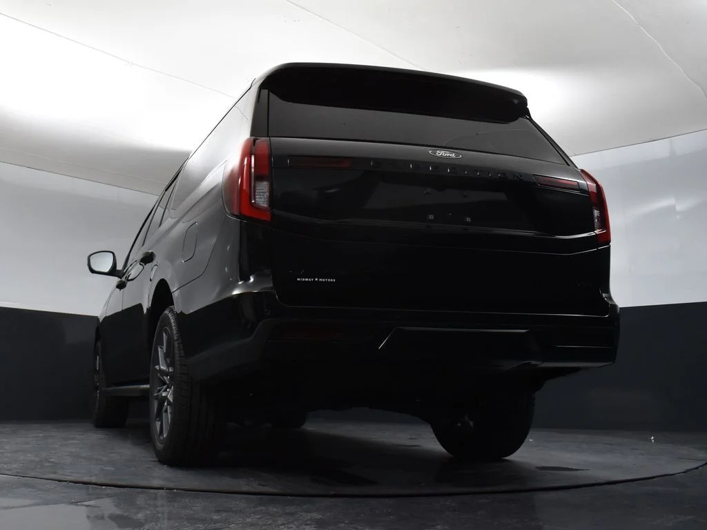 New 2026 Black Ford Platinum image 32
