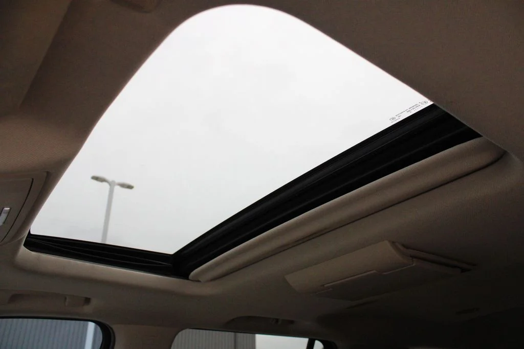 Used 2016 White GMC SLT image 6