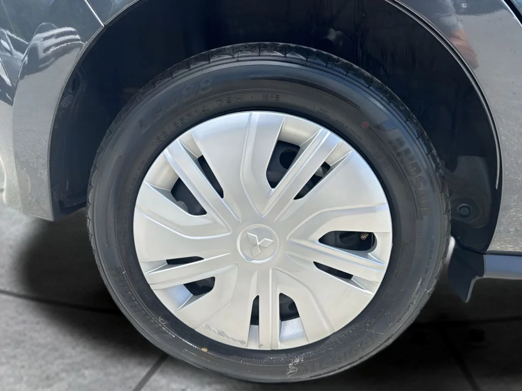 Used 2024 Gray Mitsubishi ES image 29