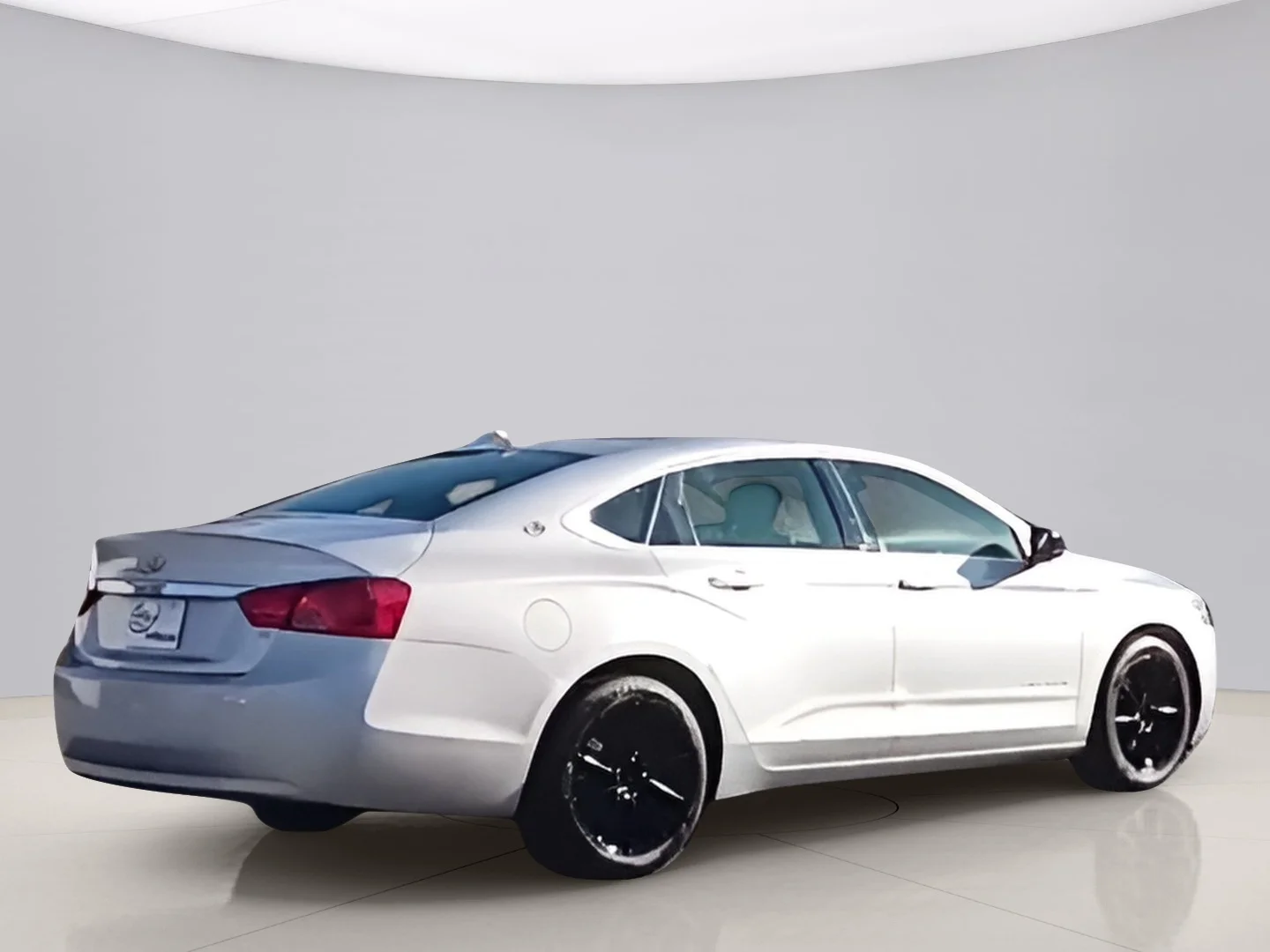 Used 2015 Silver Chevrolet LS image 5