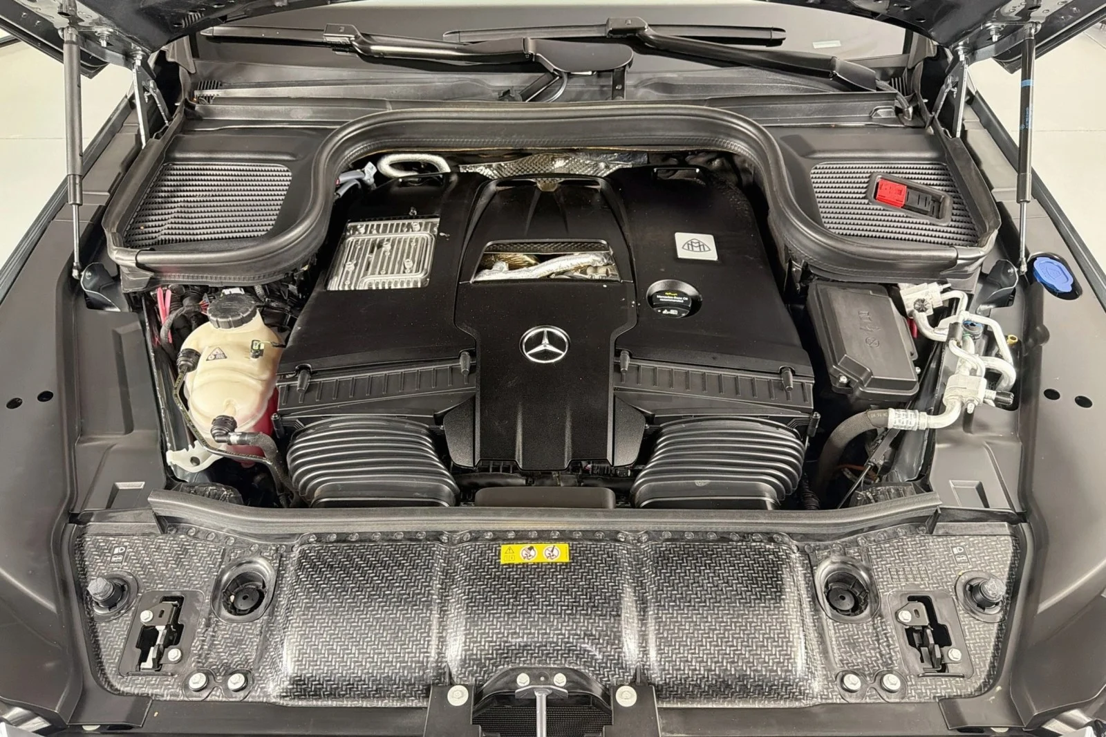 Certified Used 2023 Cirrus Silver Metallic Mercedes-Benz Maybach GLS 600 image 14