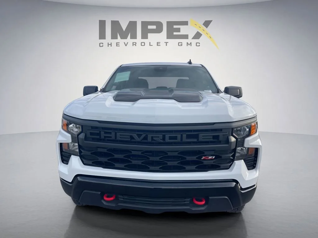Used 2025 Summit White Chevrolet Custom Trail Boss image 9