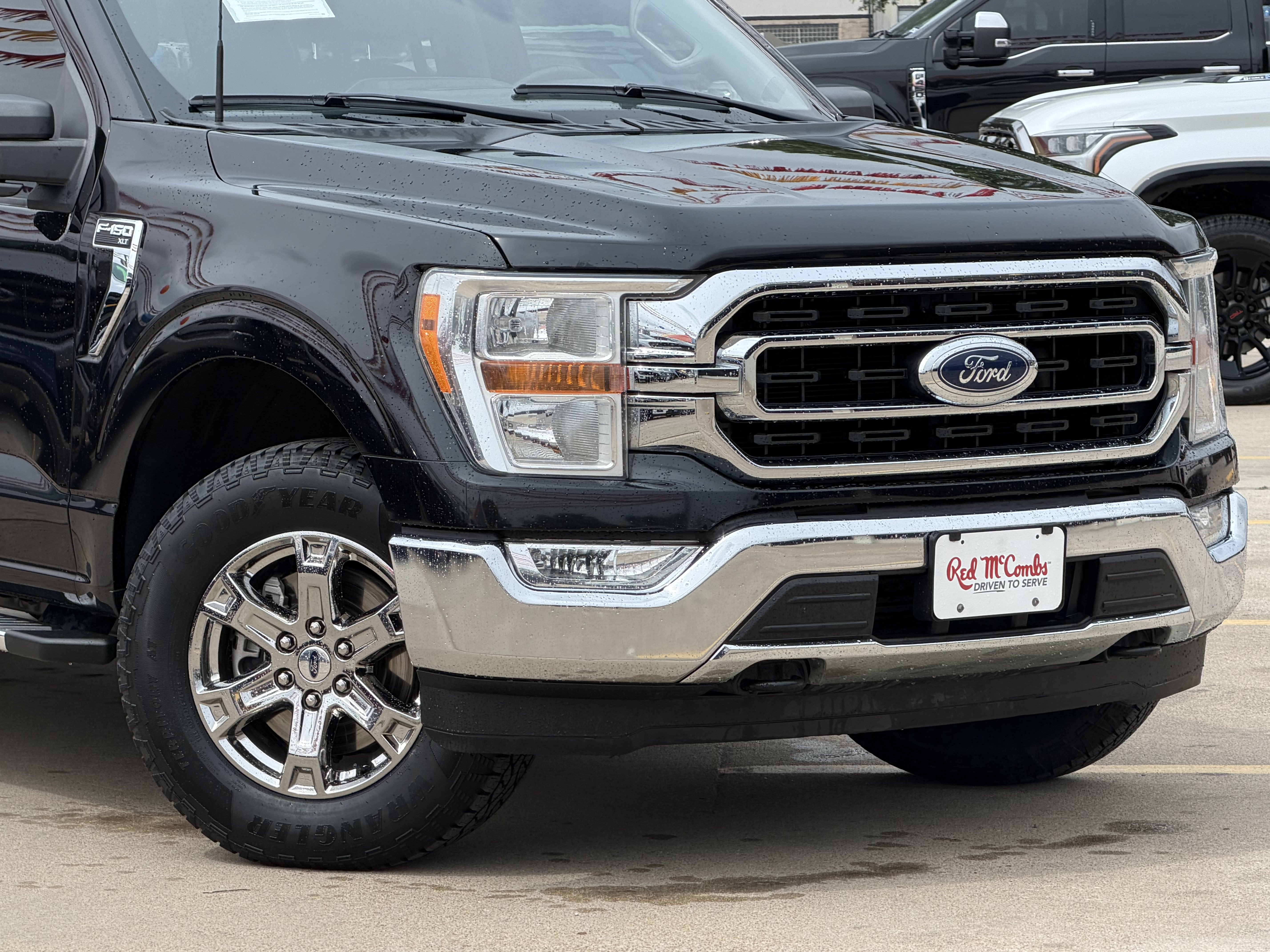 Used 2022 Agate Black Metallic Ford XLT image 2