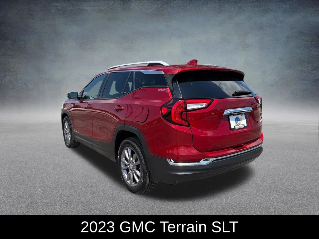 Used 2023 Volcanic Red Tintcoat GMC SLT image 3