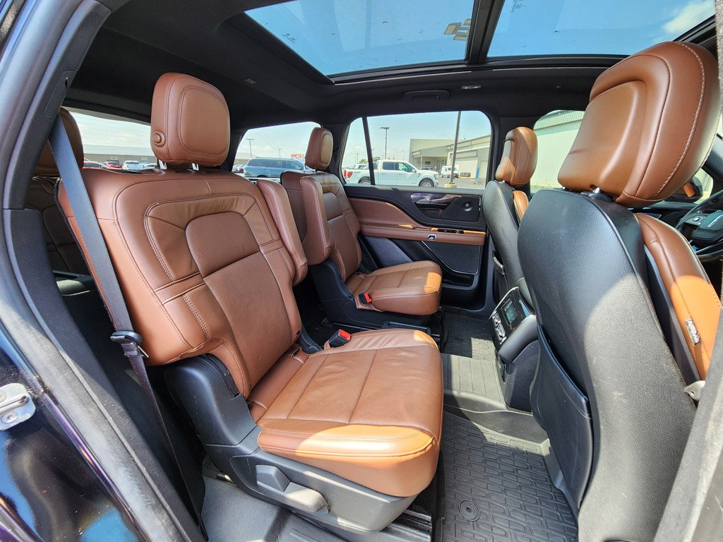 Used 2020 Infinite Black Metallic Lincoln Reserve image 24