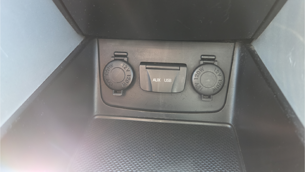 Used 2014 Black Hyundai GLS image 31