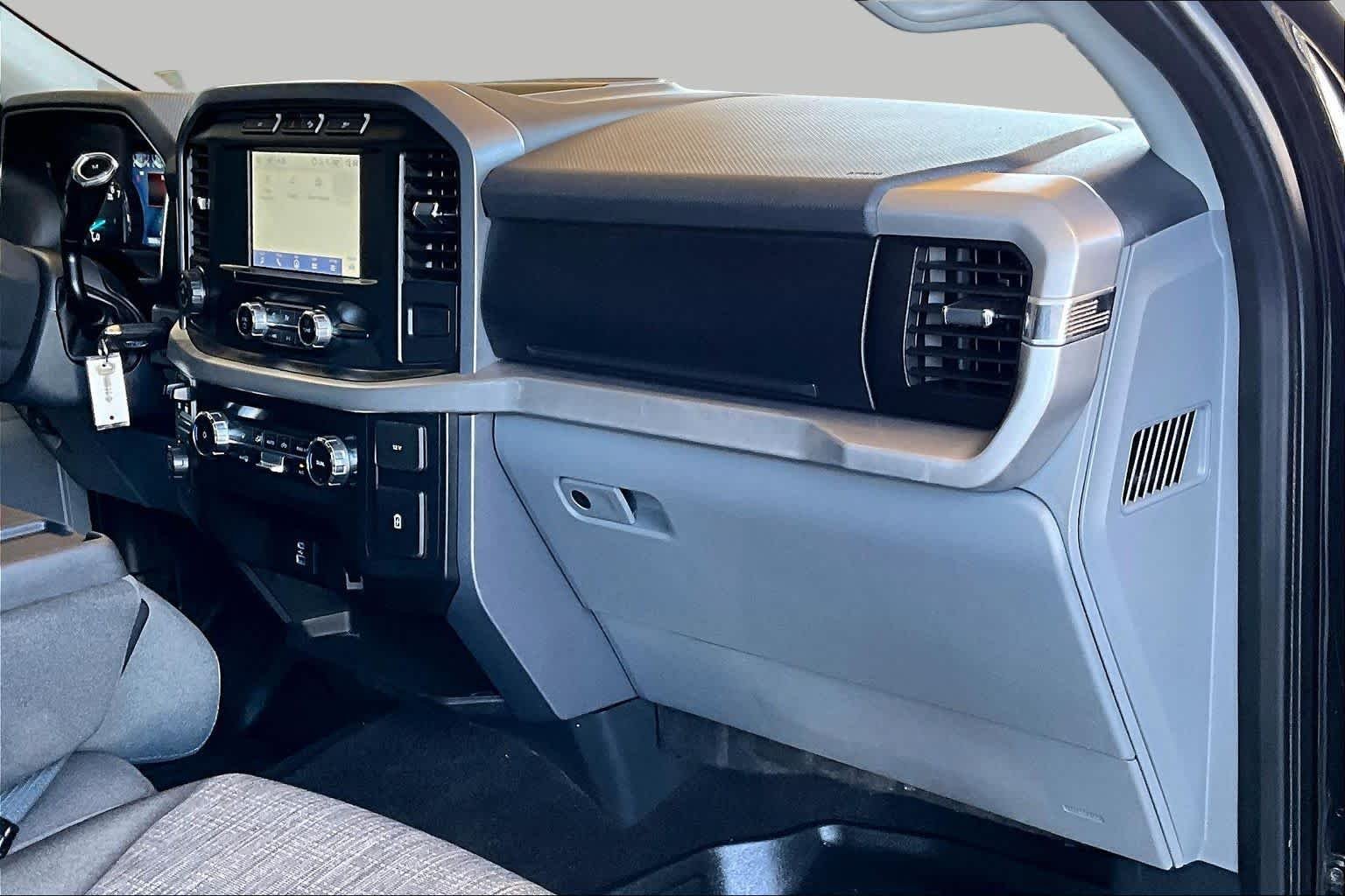 Used 2023 Agate Black Metallic Ford XLT image 37