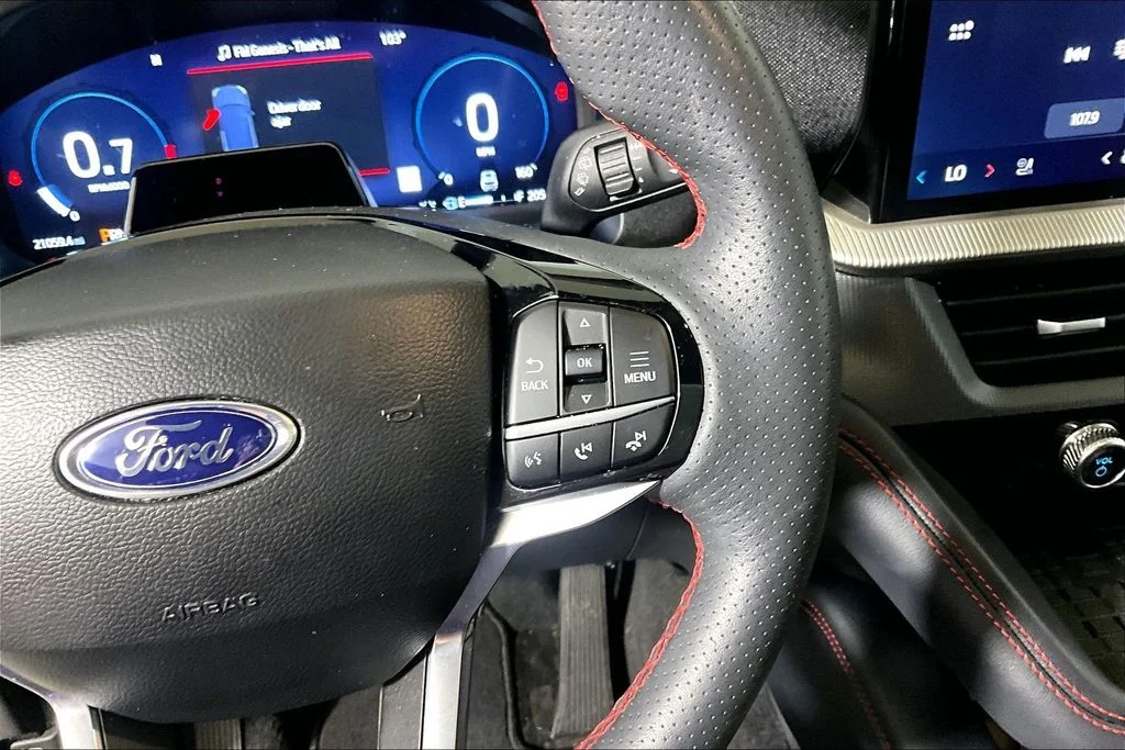 Used 2025 White Metallic Ford ST-Line image 15