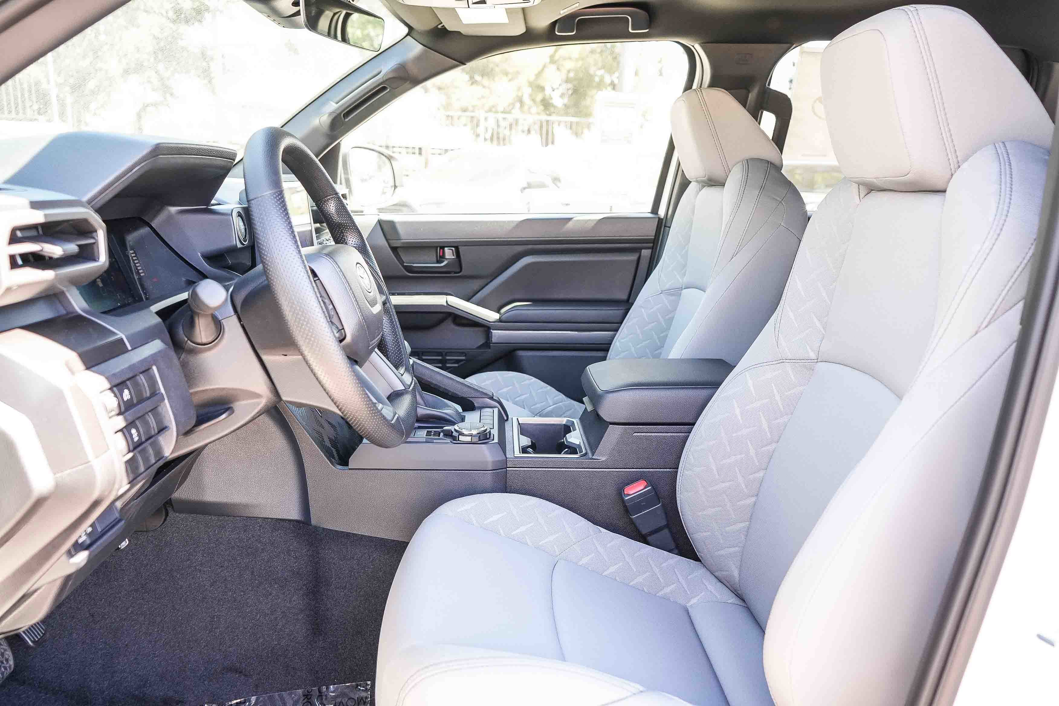 2026 Toyota Tacoma SR5 - Photo 17