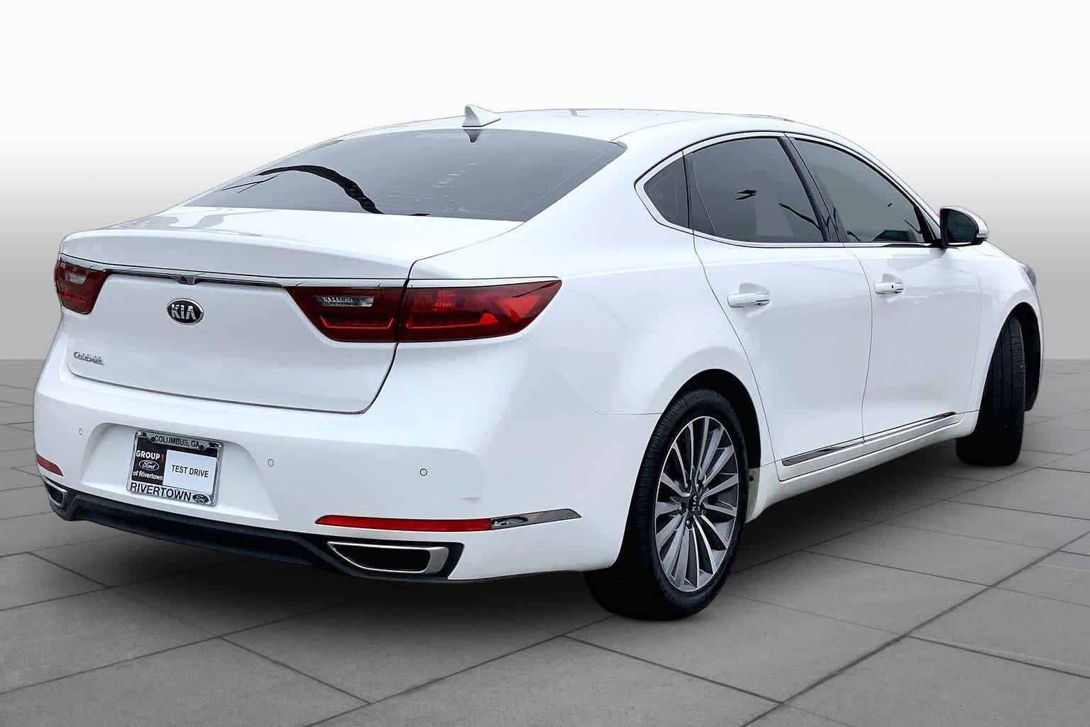 Used 2017 Snow White Pearl Kia Premium image 12