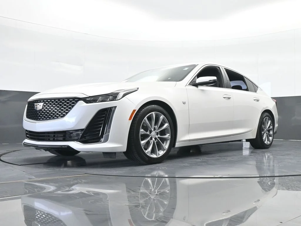 Used 2020 Crystal White Tricoat Cadillac Premium Luxury image 21