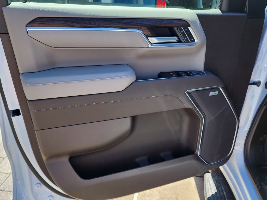 2026 GMC Sierra 1500 SLT - Photo 15