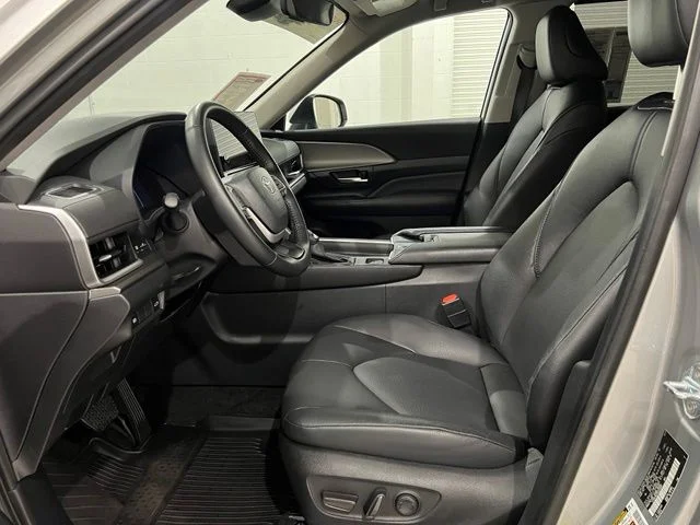 Used 2024 Silver Toyota XLE image 9