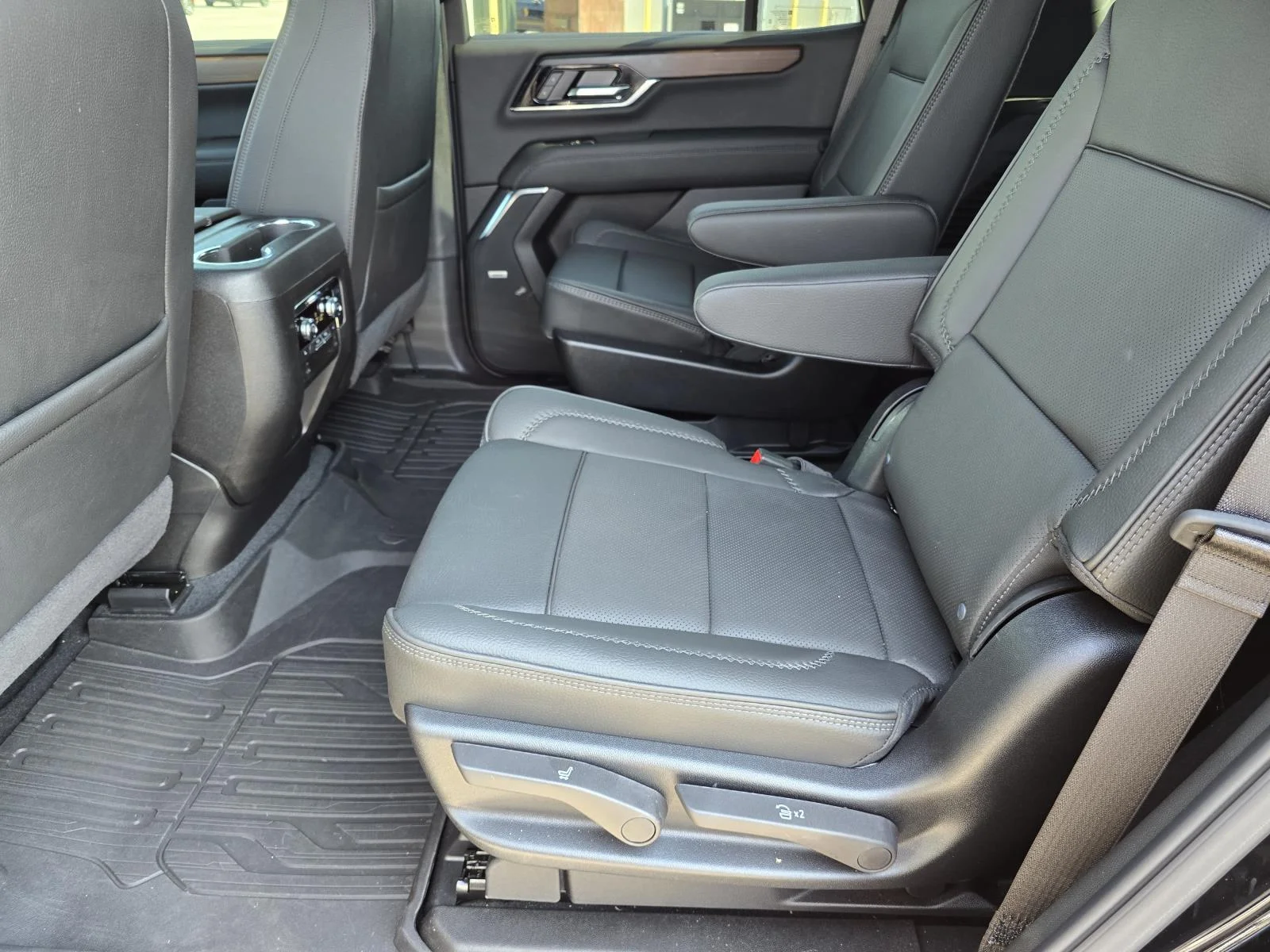 Used 2026 Onyx Black GMC Denali image 10