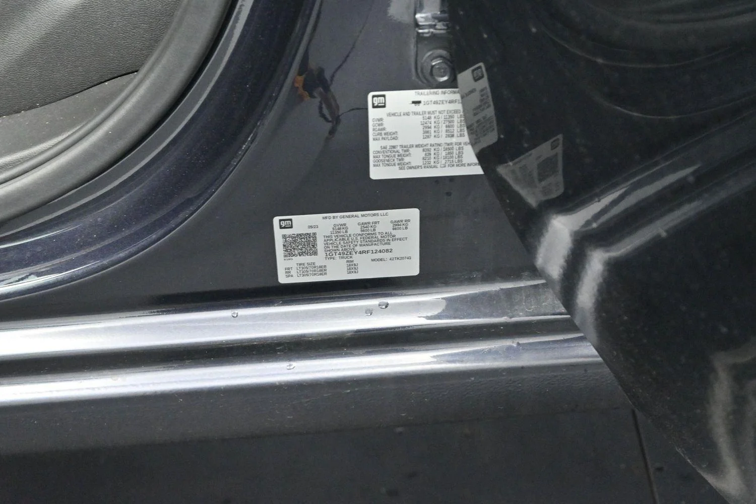 Used 2024 Titanium Rush Metallic GMC AT4X image 41