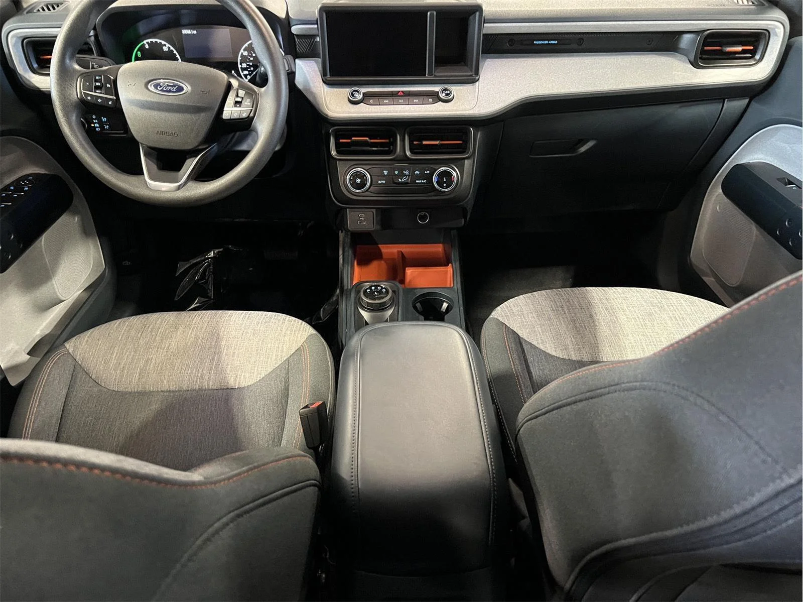 Used 2023 Oxford White Ford XLT image 18