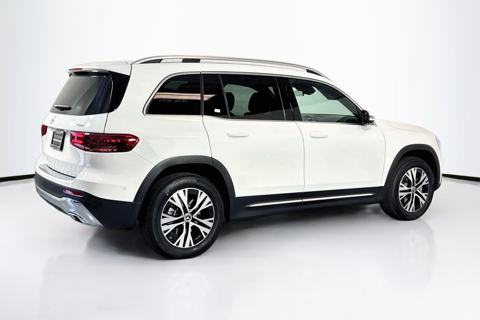 New 2026 Polar White Mercedes-Benz GLB 250 image 5