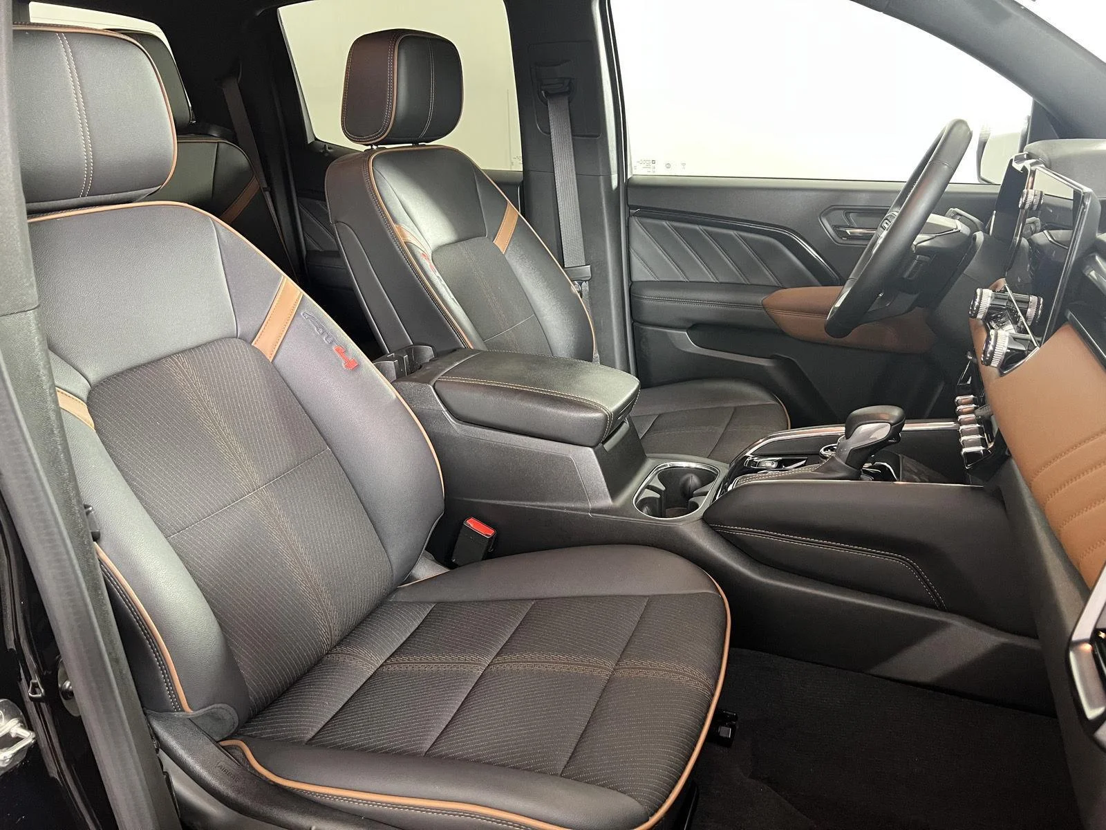 Used 2024 Onyx Black GMC AT4 image 20