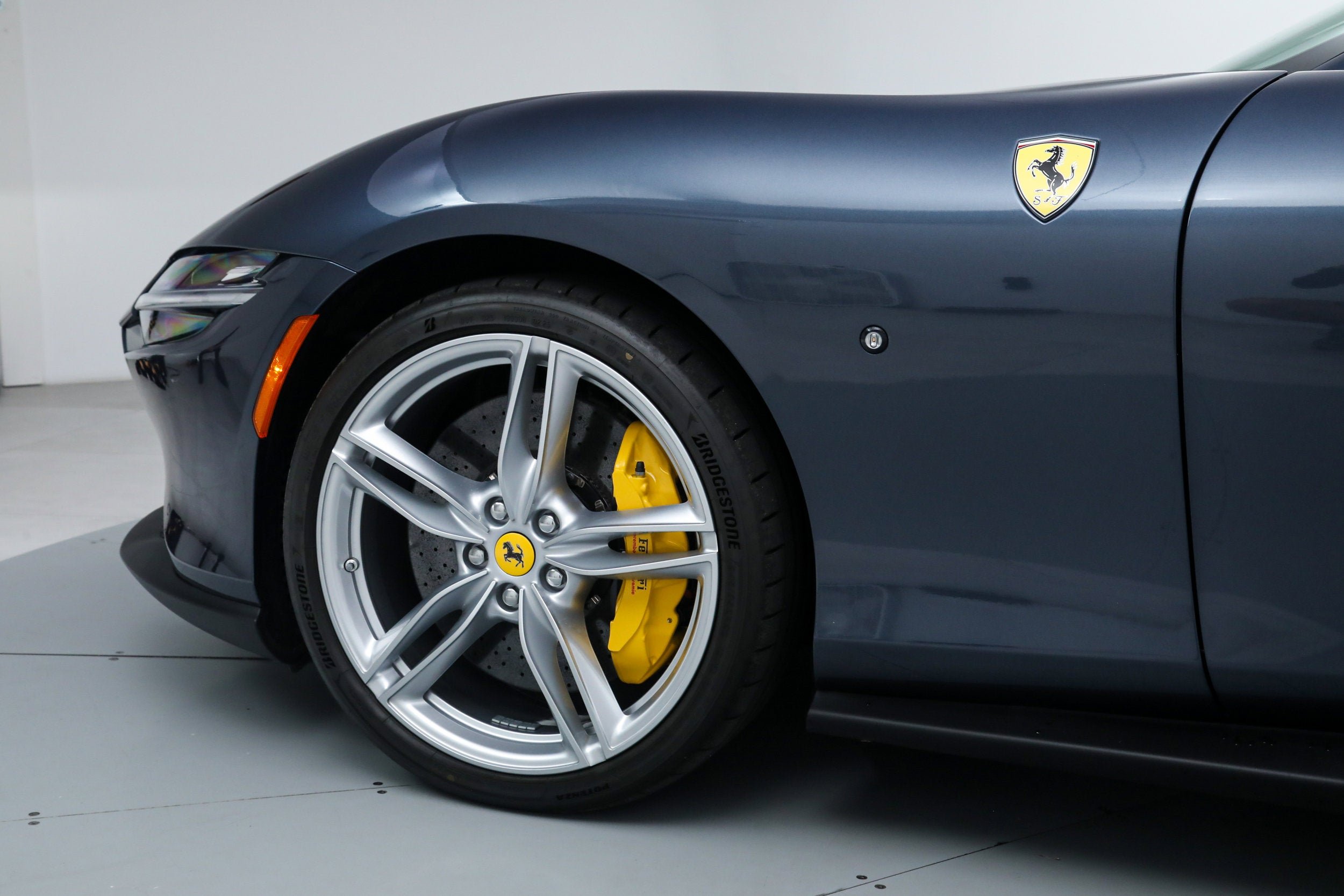 Certified Used 2025 Blu Roma Ferrari  image 16