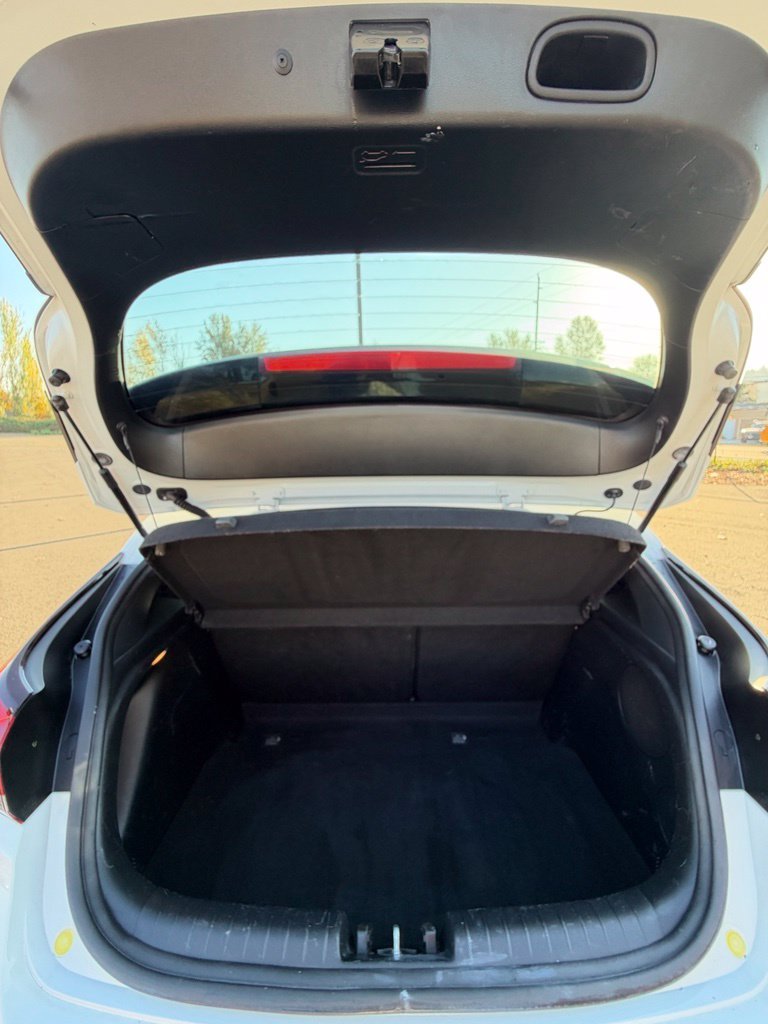 Used 2019 Chalk White Hyundai Turbo image 9